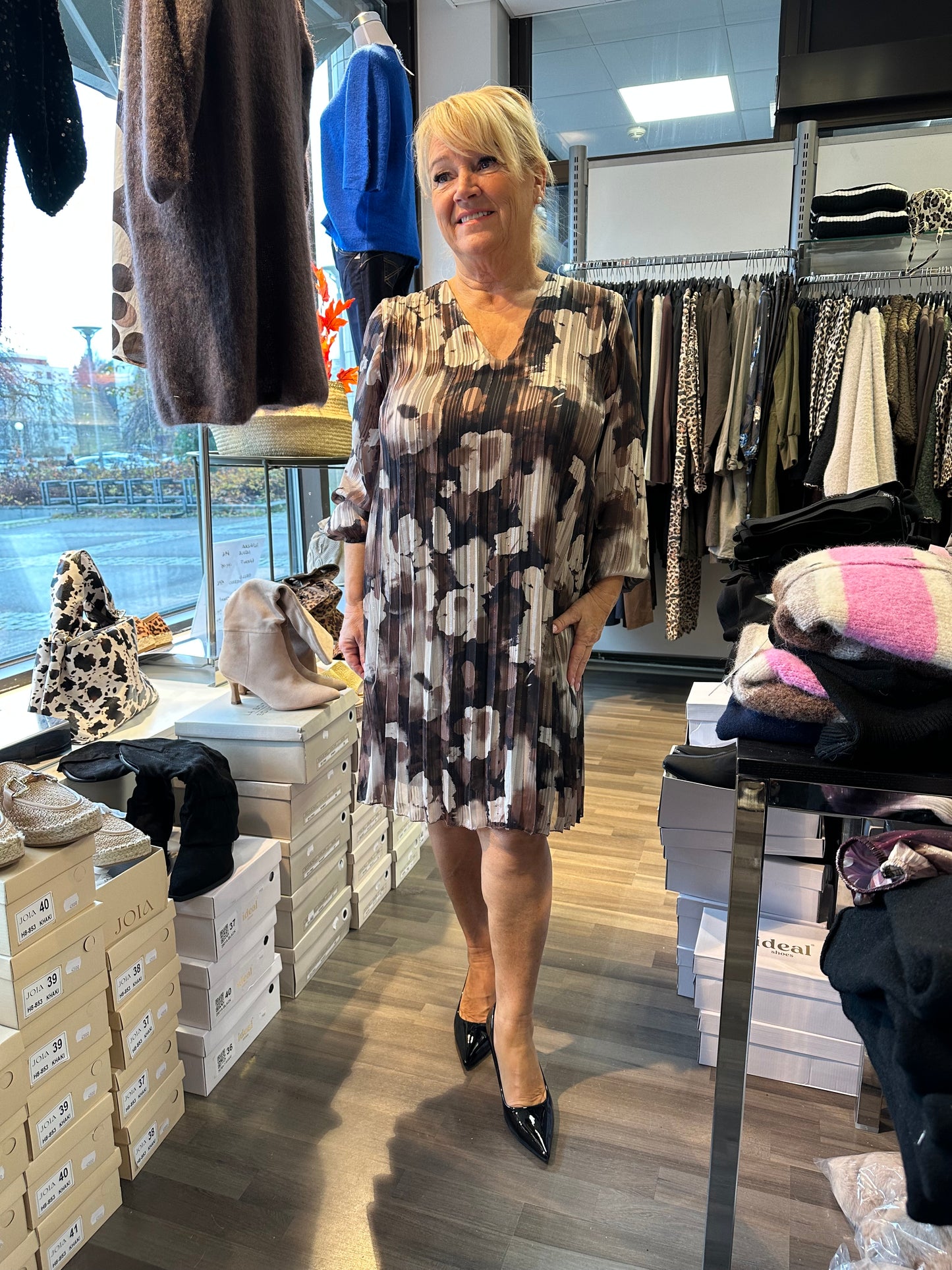 Sifonkitunika/mekko beessi