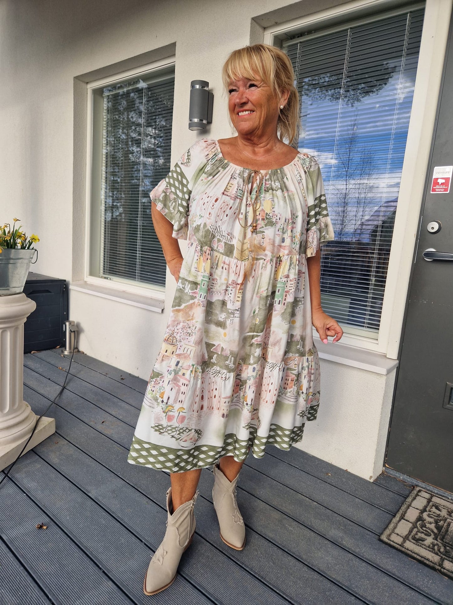 Plussize viskoosimekko