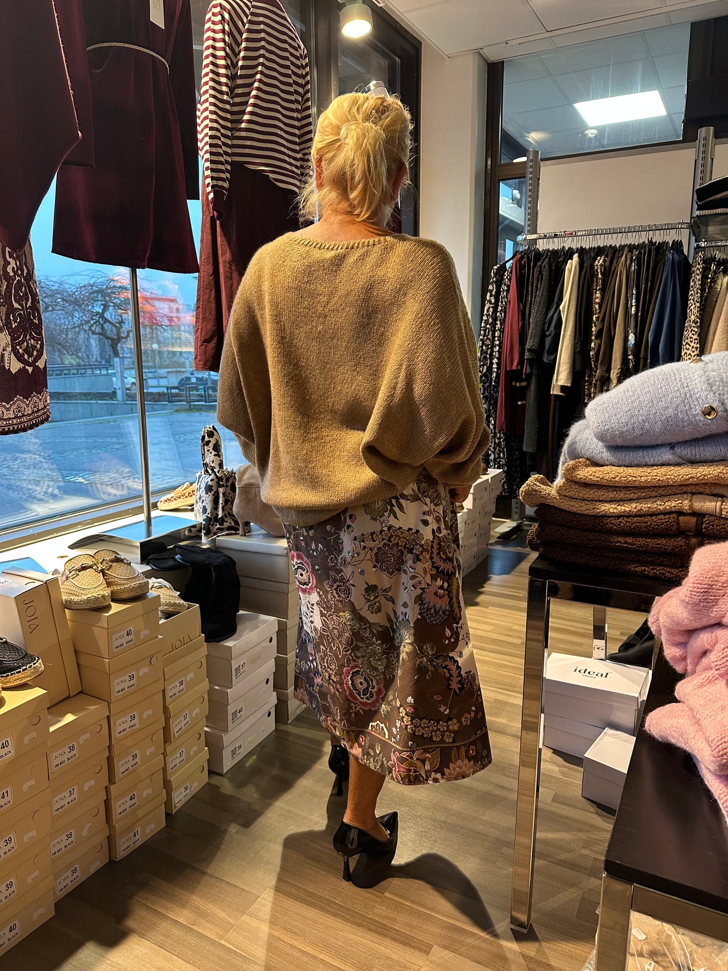 Puuvillahame kukkakuosi