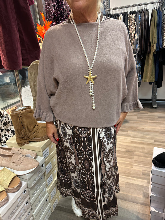 Neule frillahihoilla taupe