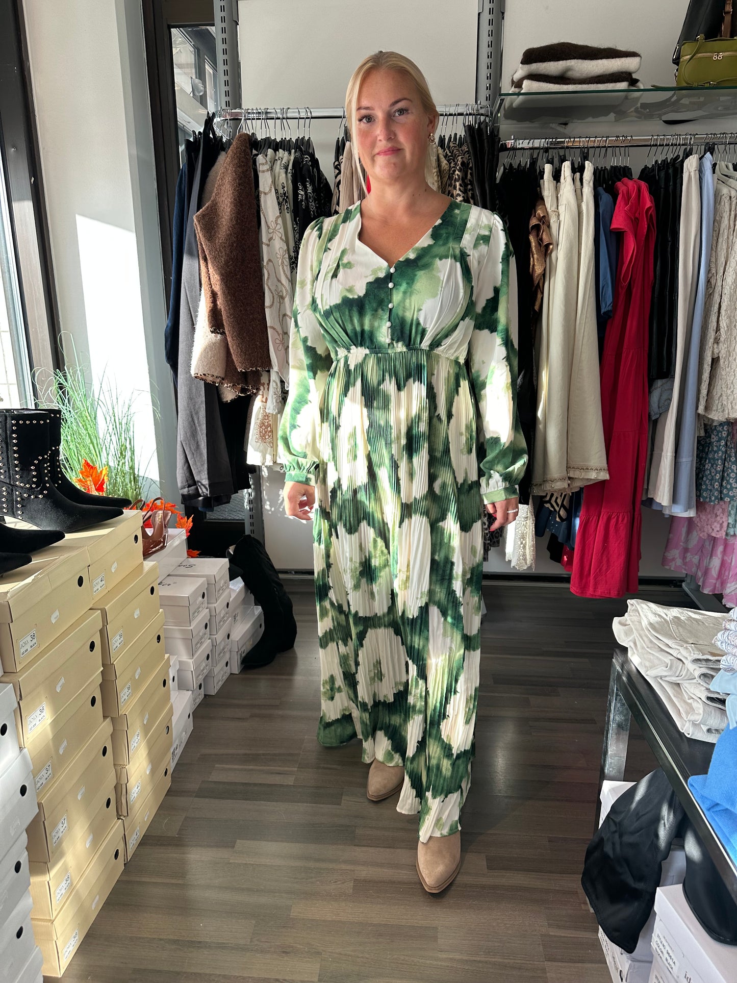 Maksimekko pliseeratulla helmalla sininen vihreä