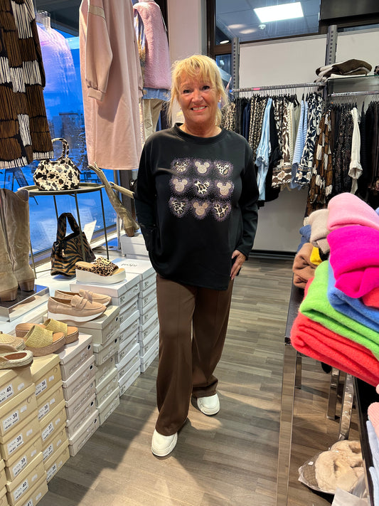 College pusero pikku Mikki musta