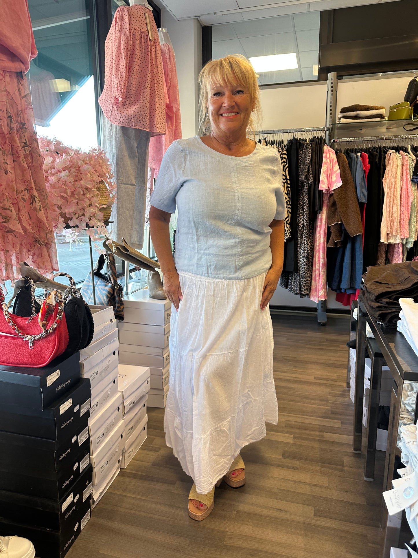Frillahelmainen puuvillahame White