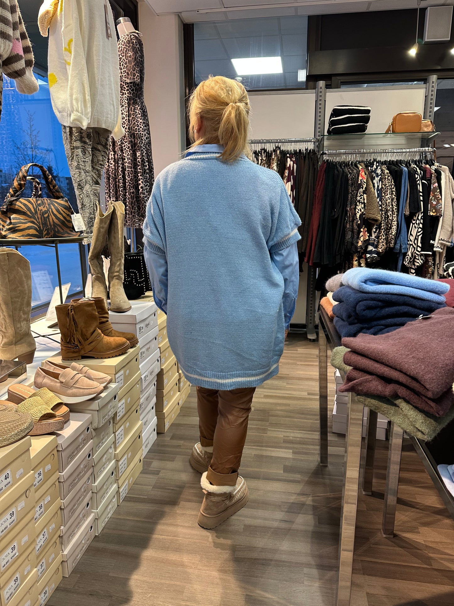 Plussize neuleliivi sininen