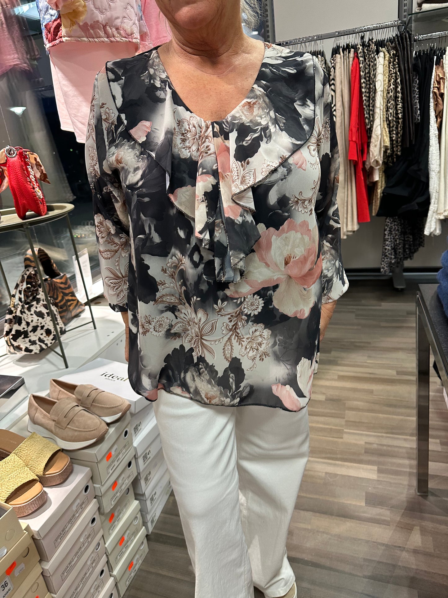 Reilumpi sifonkikukkapusero (4 väriä)