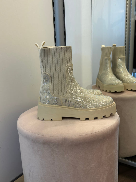 Sukkavarrelliset nilkkurit