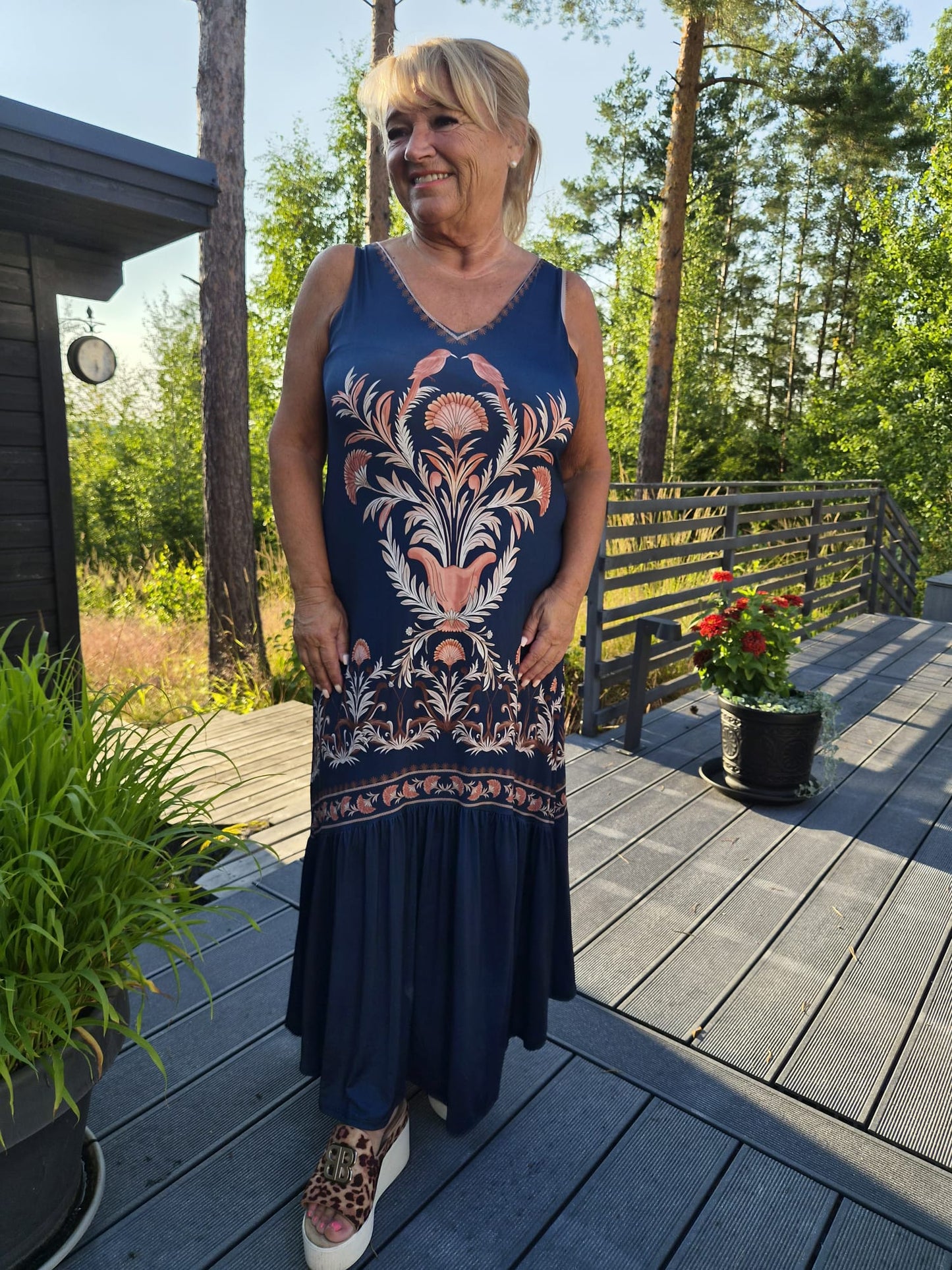 Kuviollinen pitkä mekko (9 väriä)