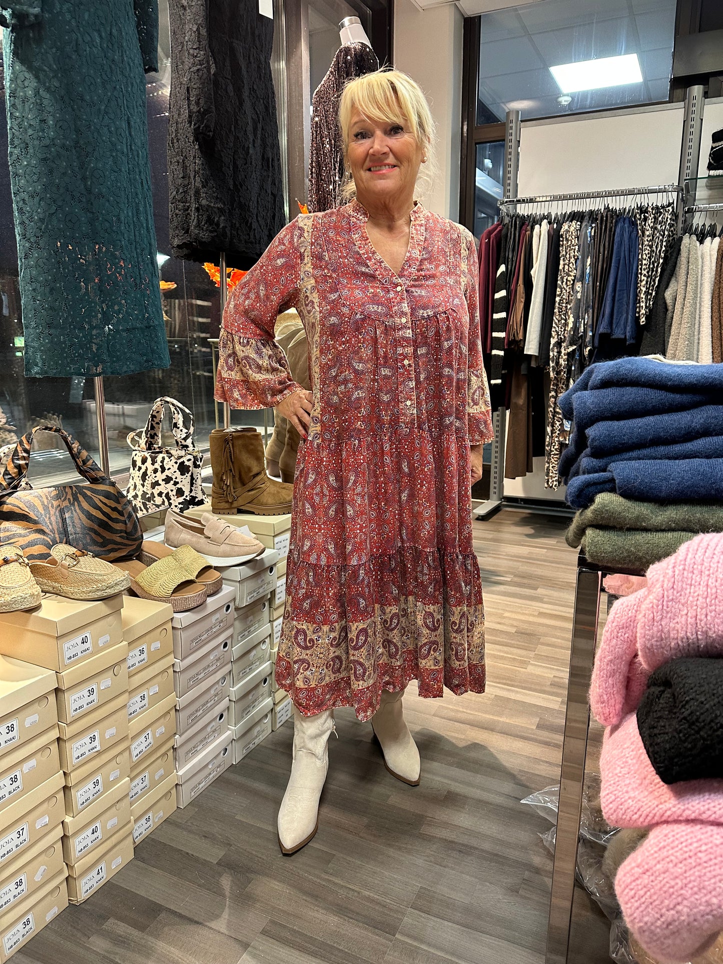 Midimittainen mekko Willow