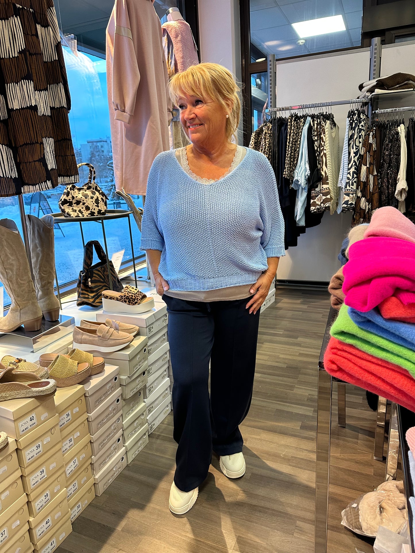 One size neule vaaleansininen