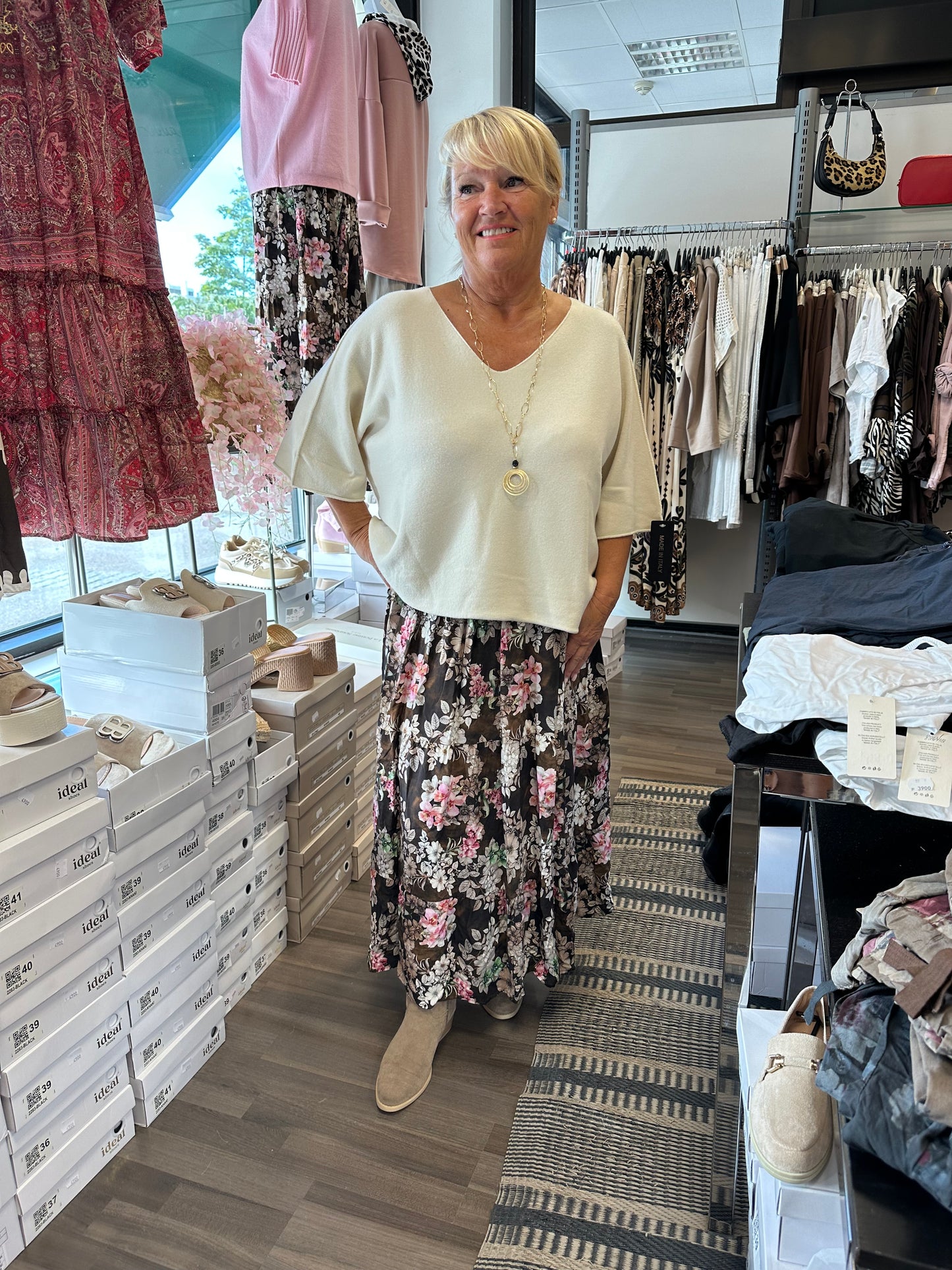 Laatikkoneule luonnonvalkoinen