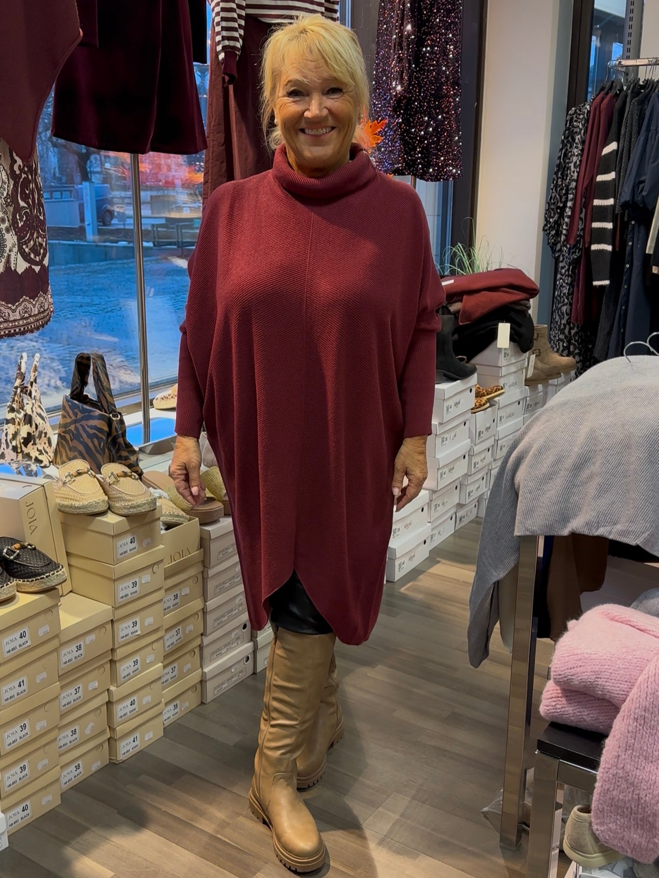 Oversize neuletunika viininpunainen