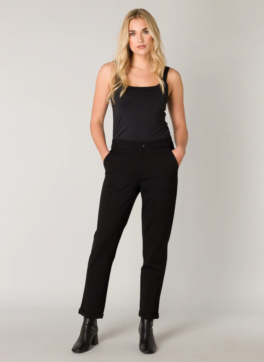 Kapealahkeiset siistit housut