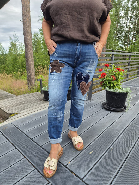 Farkut brodeerauksilla keskitumma pesu