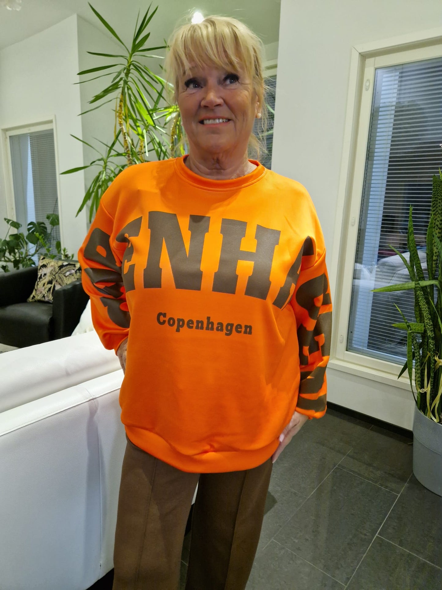 Collegepusero Copenhagen oranssi