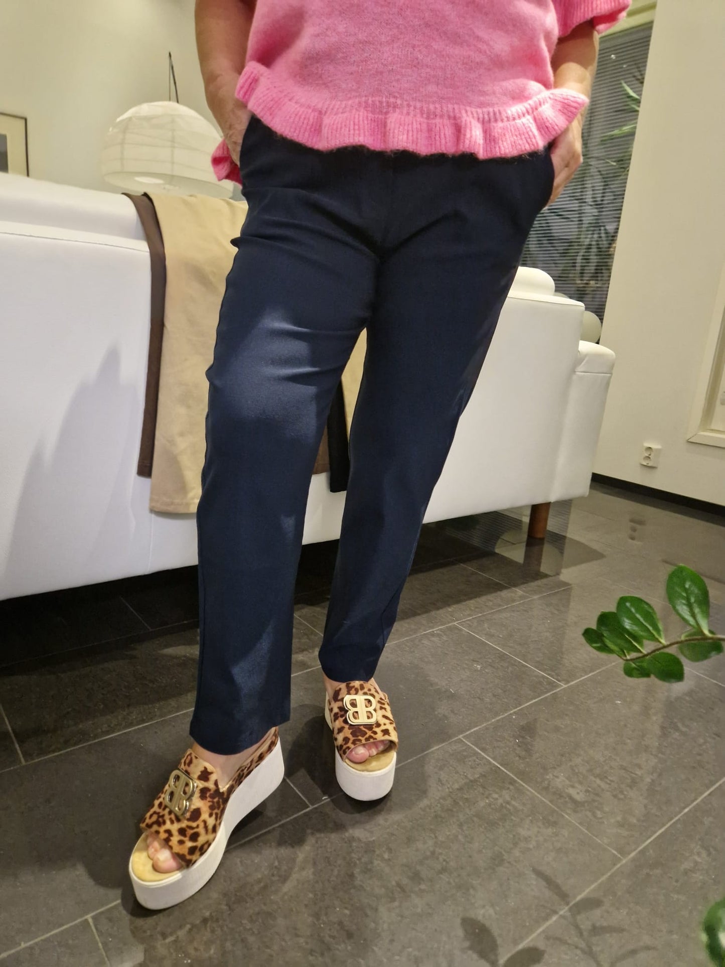 Pehmeä chino housu tummansininen