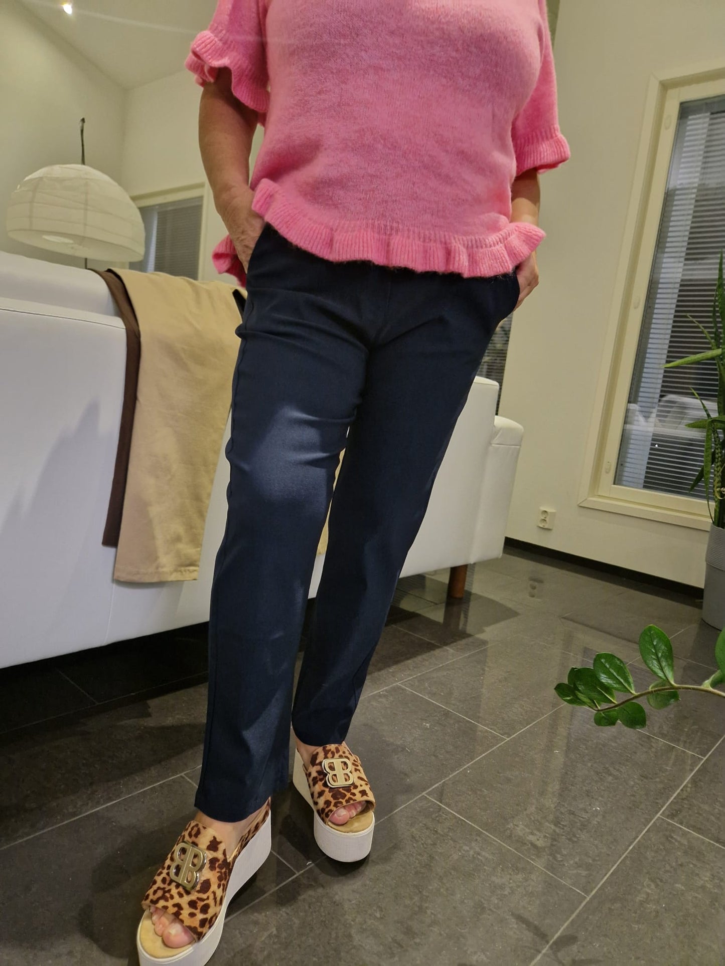 Pehmeä chino housu tummansininen