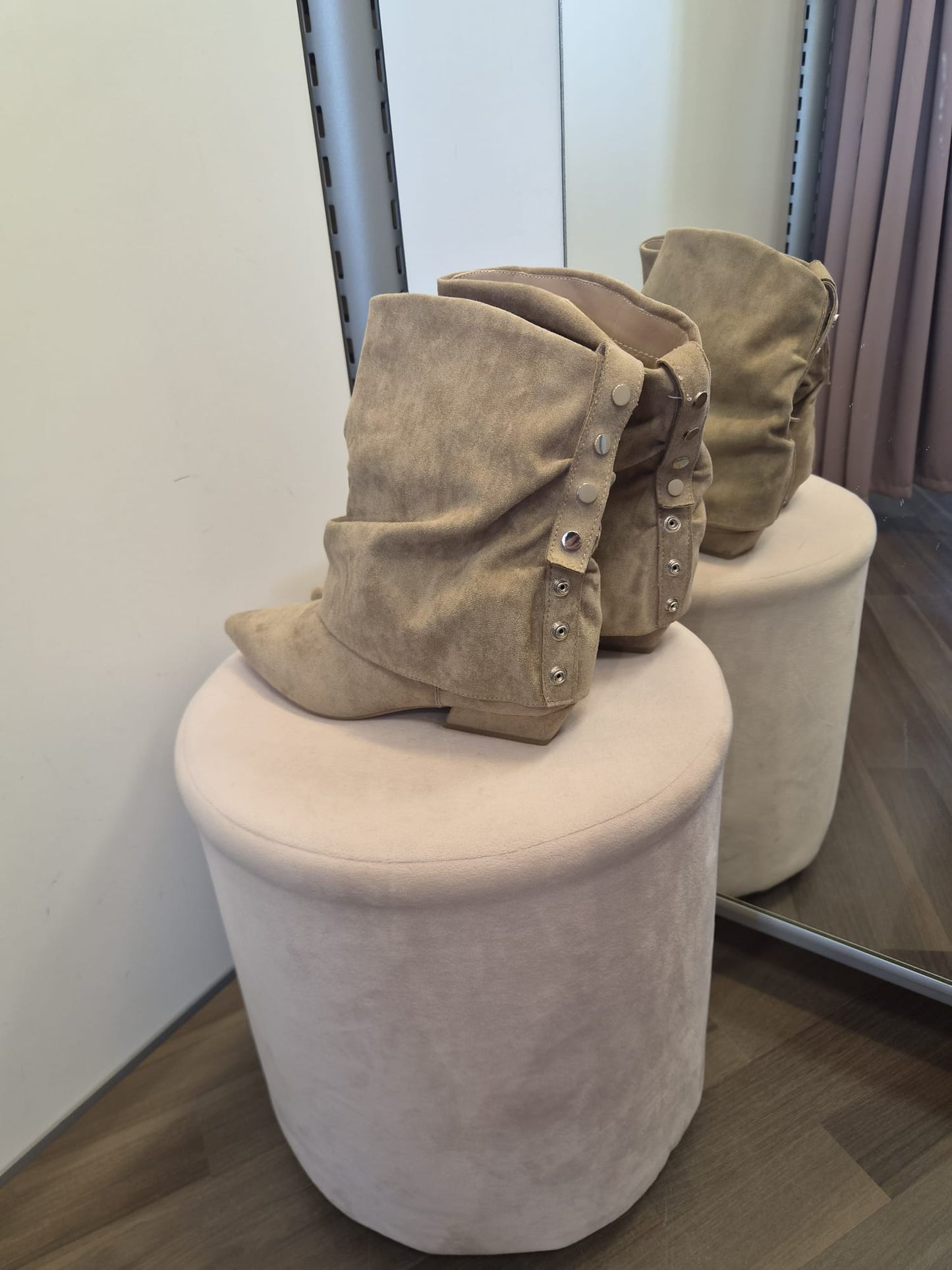 Nilkkuri bootsit taupe
