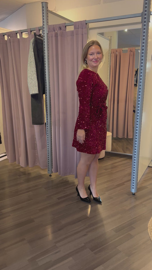 Samettinen paljettimekko/tunika punainen