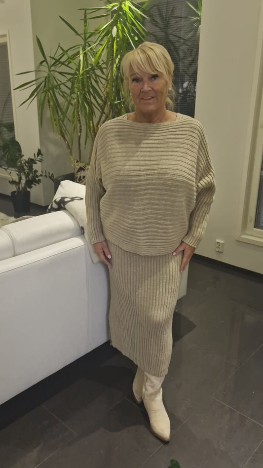 Neulemekko ja pusero fango