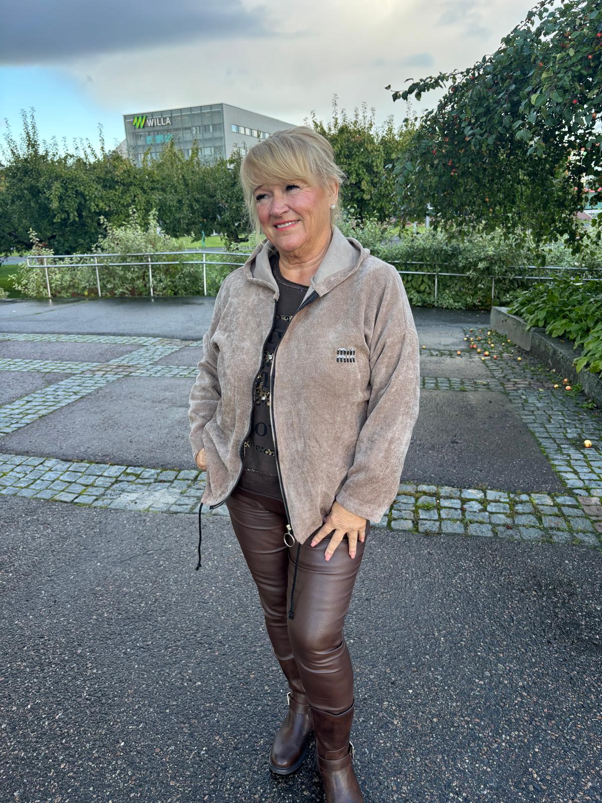 Velour huppari (6 väriä)
