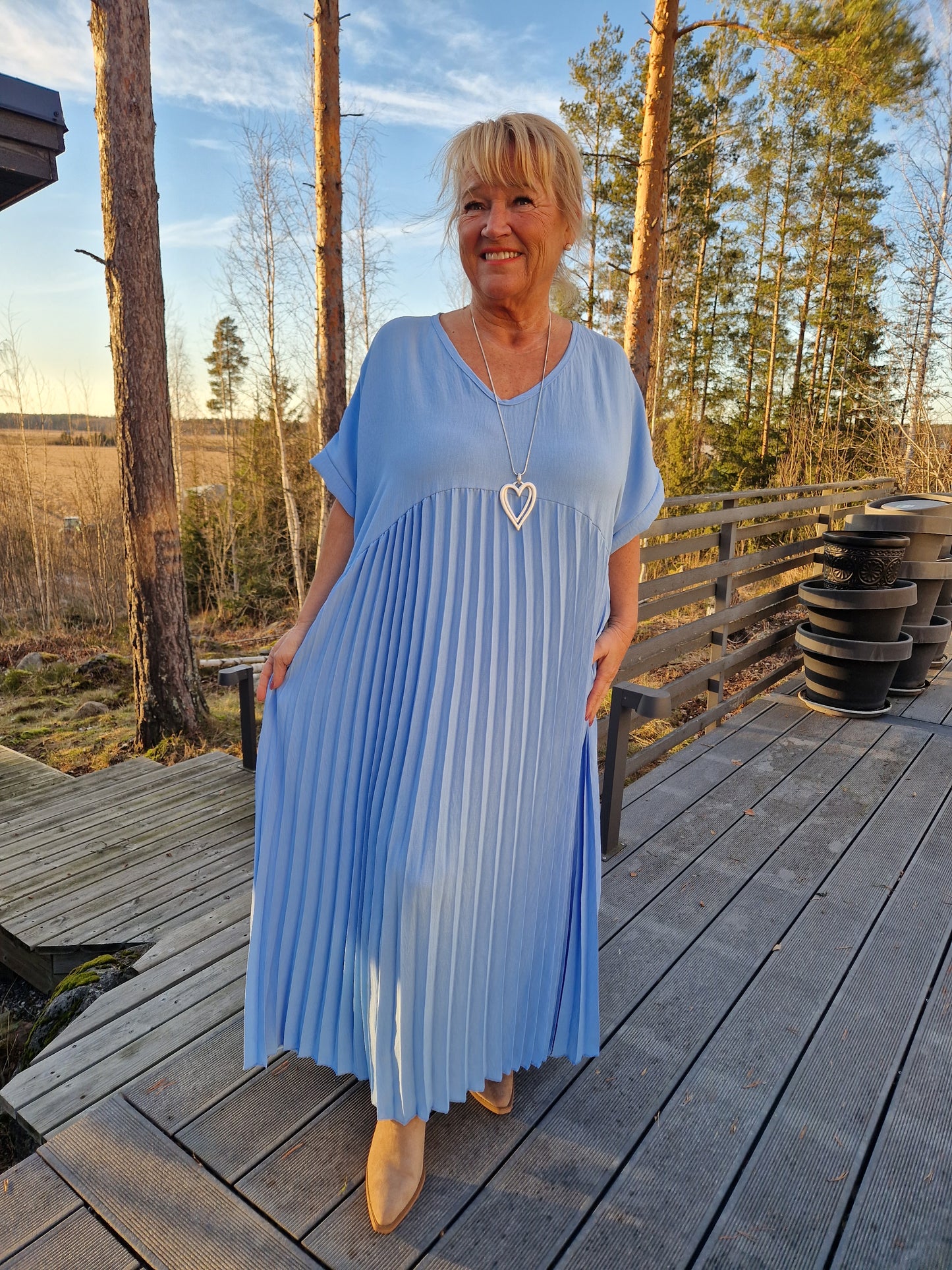 PLUSPLUSSIZE pliseerattu mekko vaaleansininen