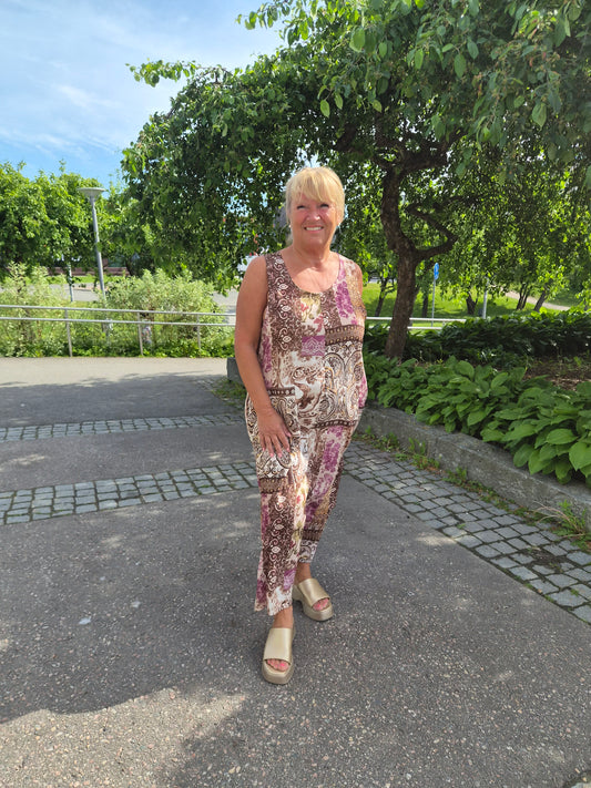 Hihaton kuosillinen mekko liila