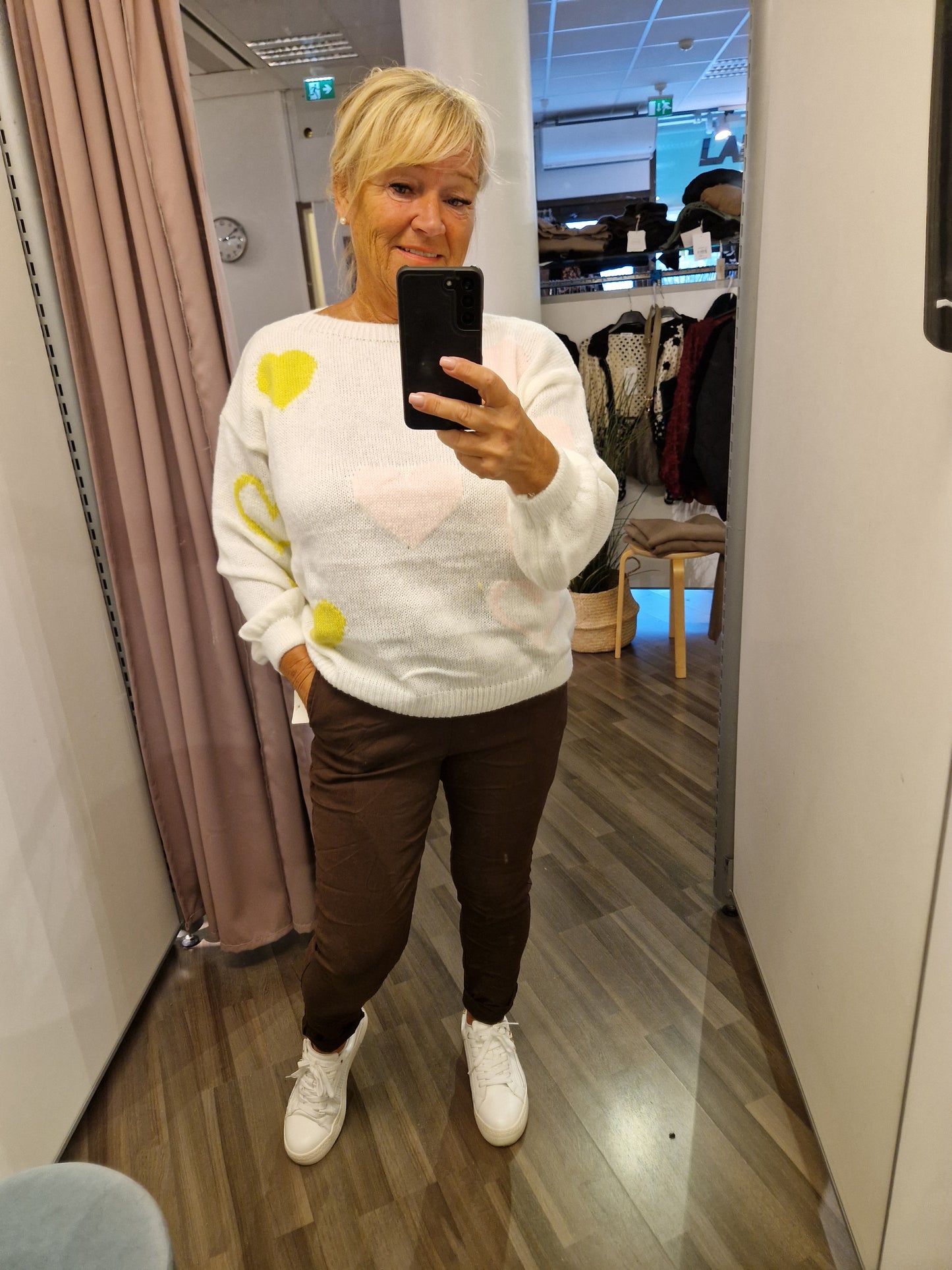 Sydänneule  luonnonvalkoinen