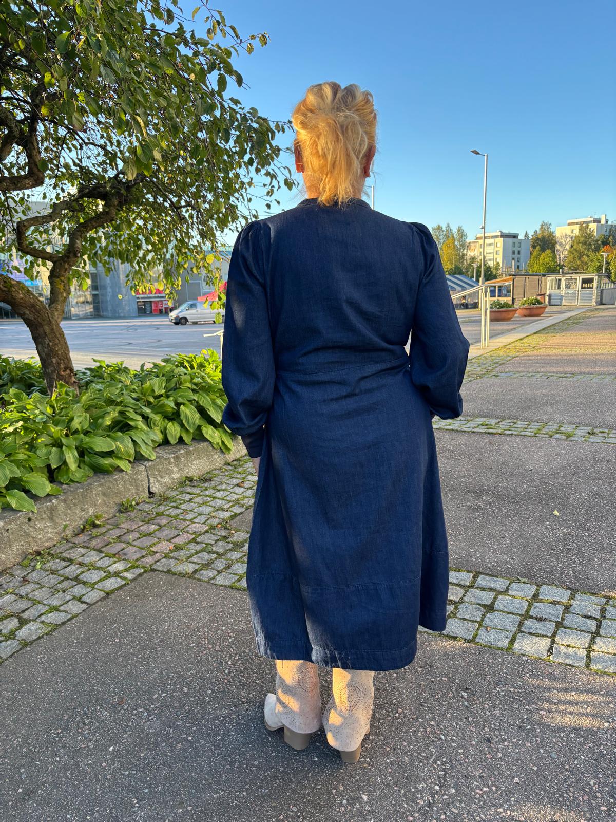 Midimittainen farkkumekko tumma sininen