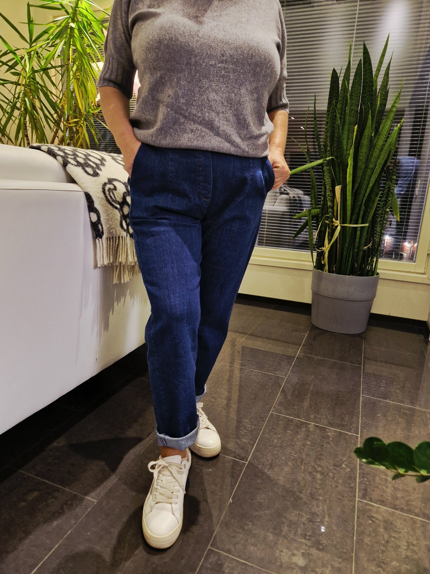 Joustavat farkut keskisininen