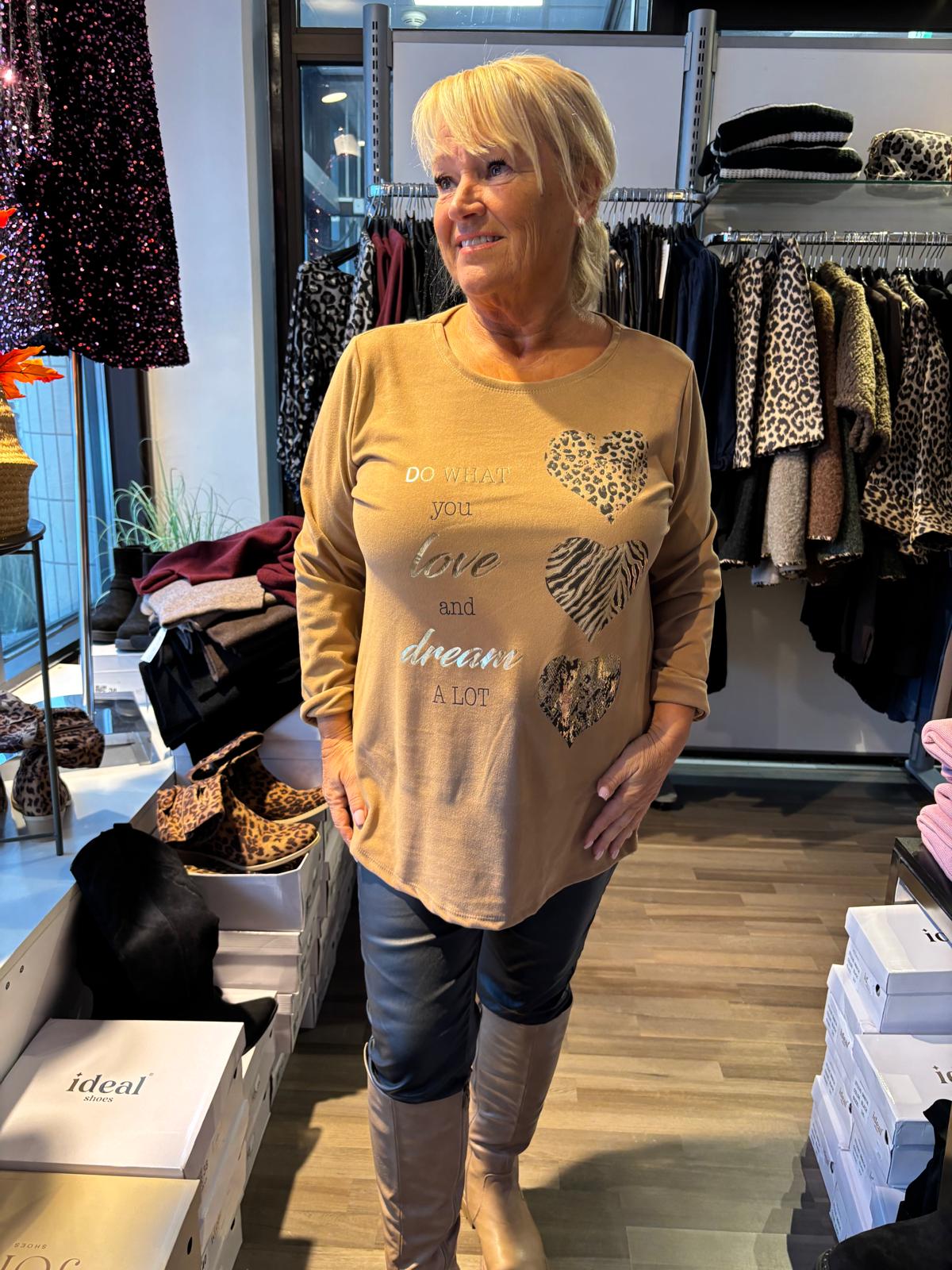 Pehmeä pusero  kameli