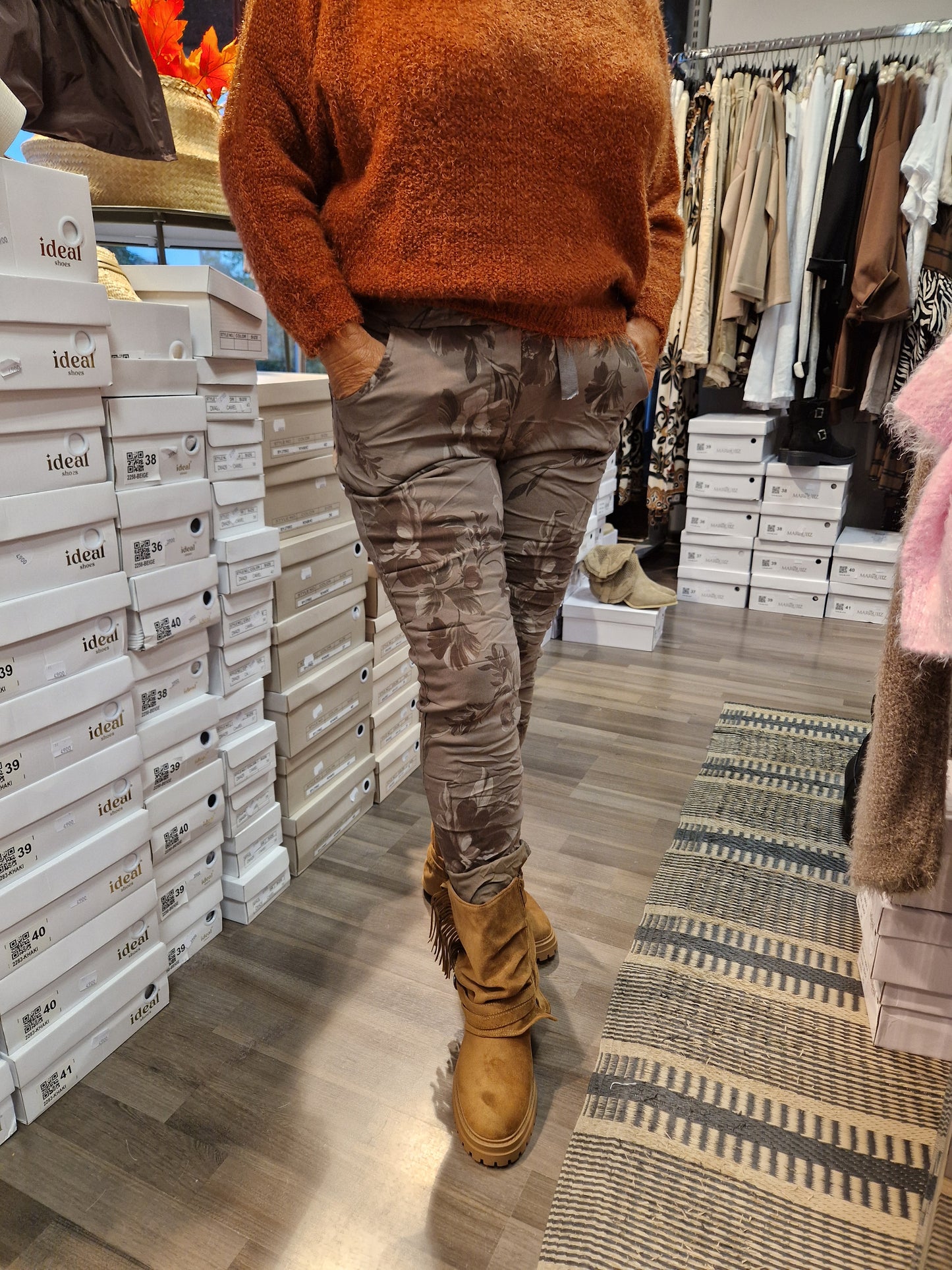 Strech housut  beessi kukka