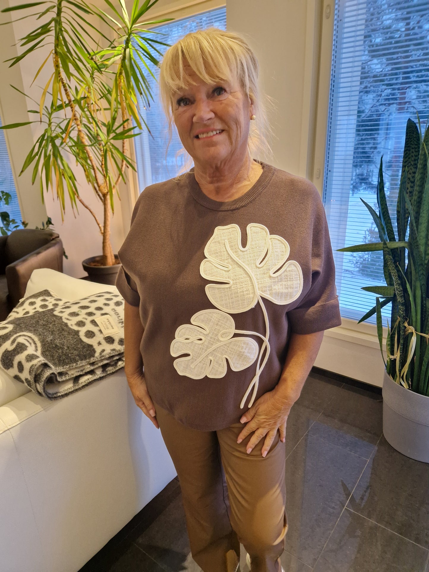 Viskoosineule  ruskea