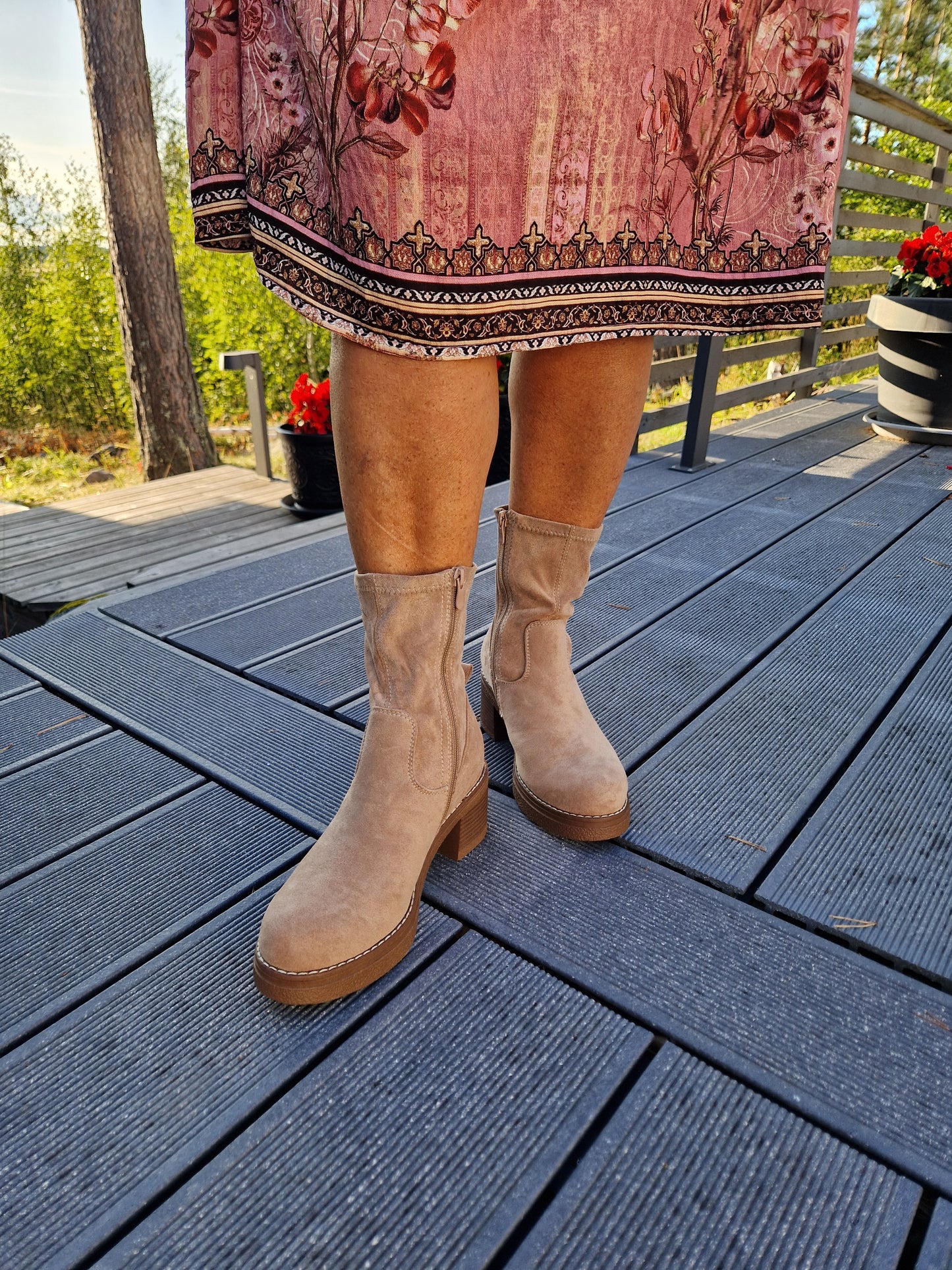 Keinomokka nilkkurit beessi