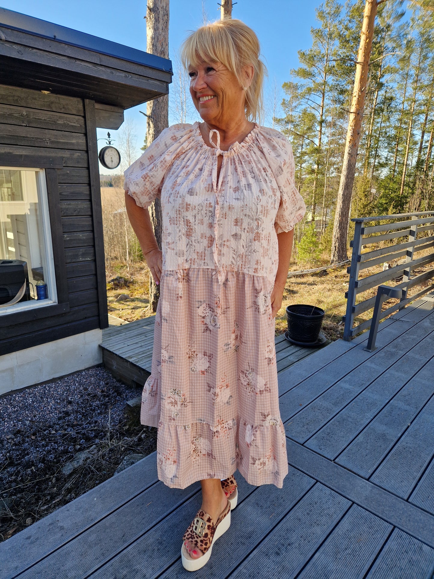 Söpö puuvillamekko  beige