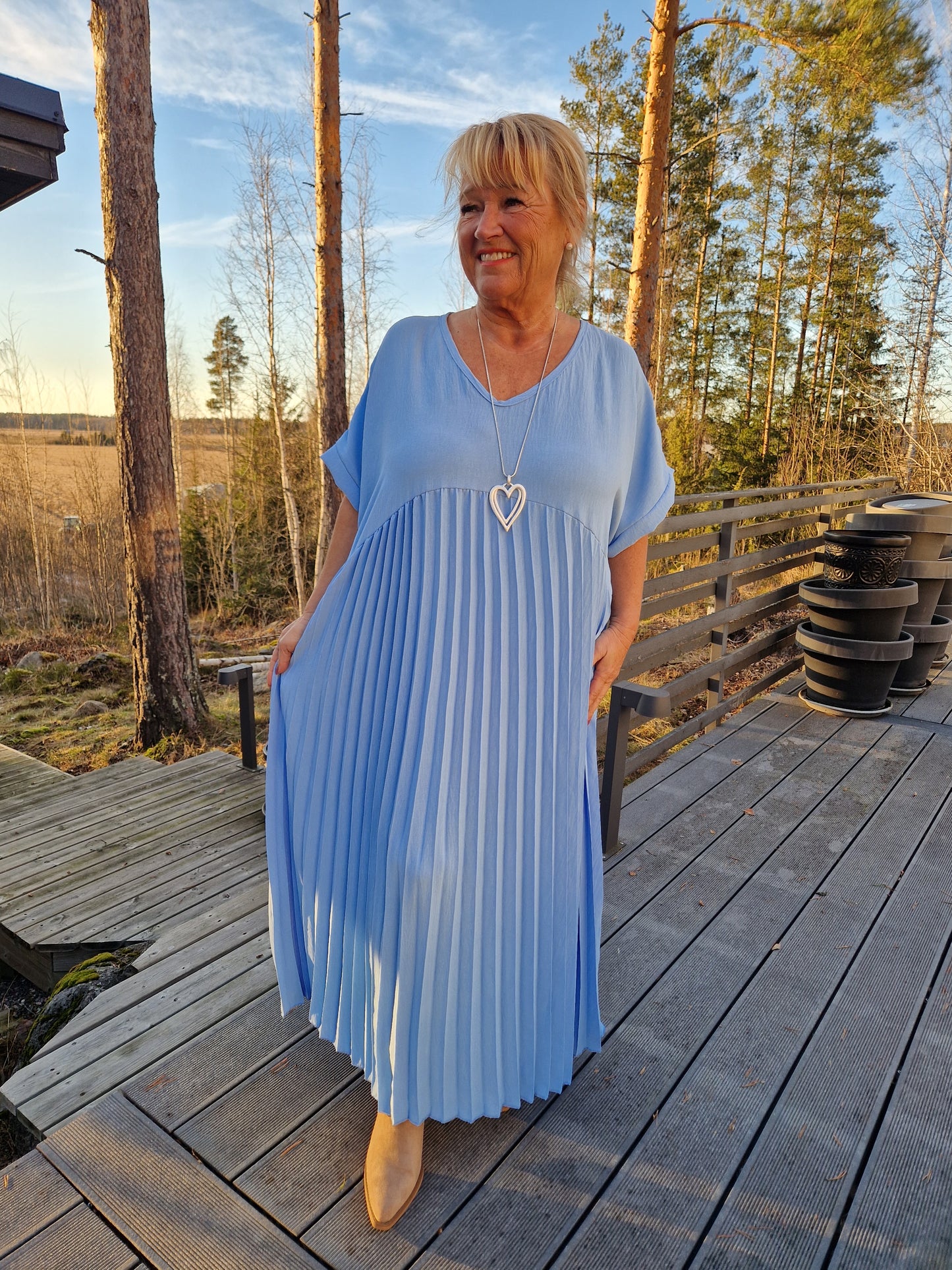 PLUSPLUSSIZE pliseerattu mekko vaaleansininen