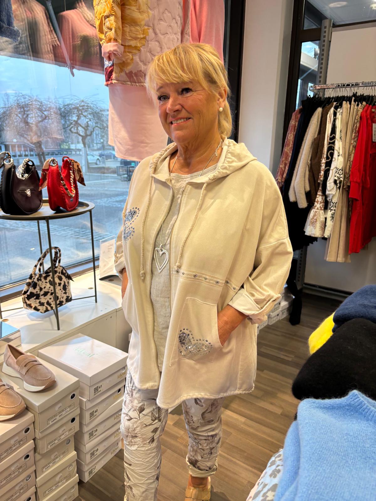 Säämiskä huppari vaalea beessi