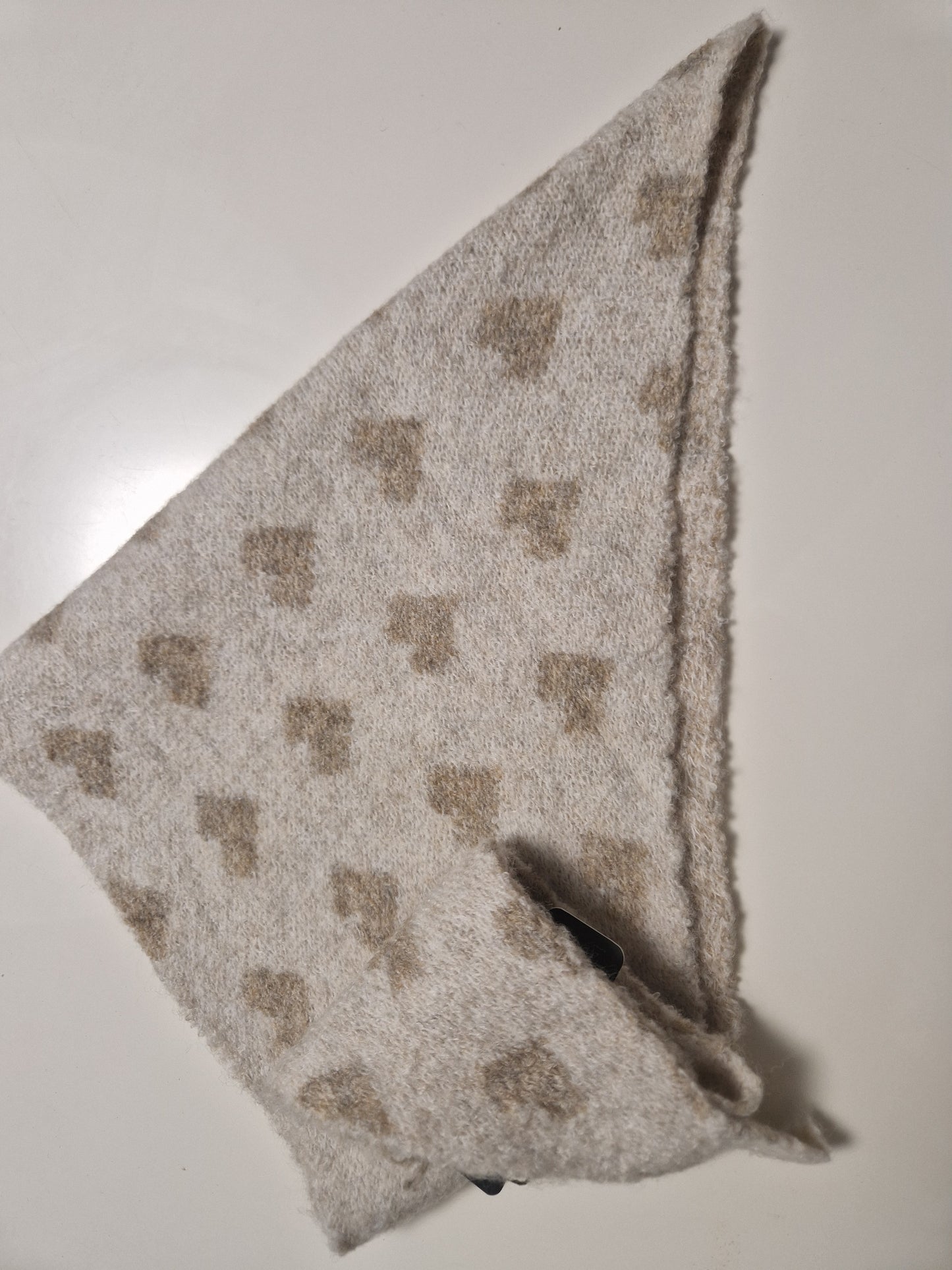 Pikkuhuivi sydän kolmionmallinen