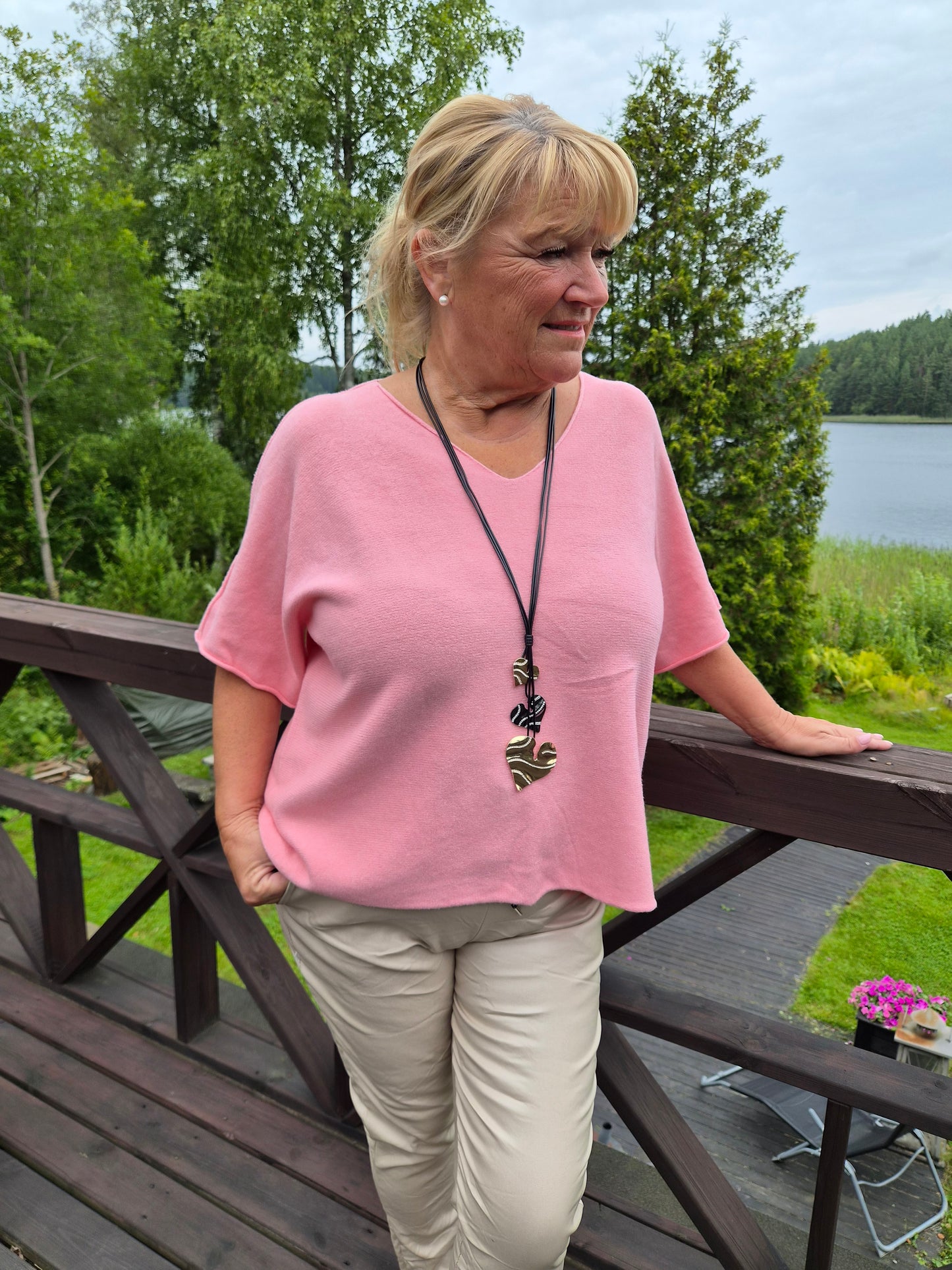 Sydänkaulakoru kolme sydäntä