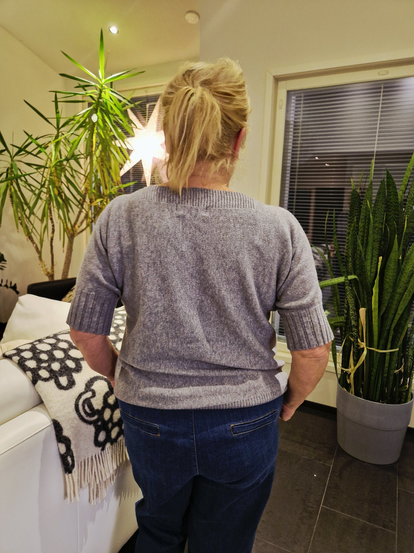 Pikkuneule harmaa meleerattu