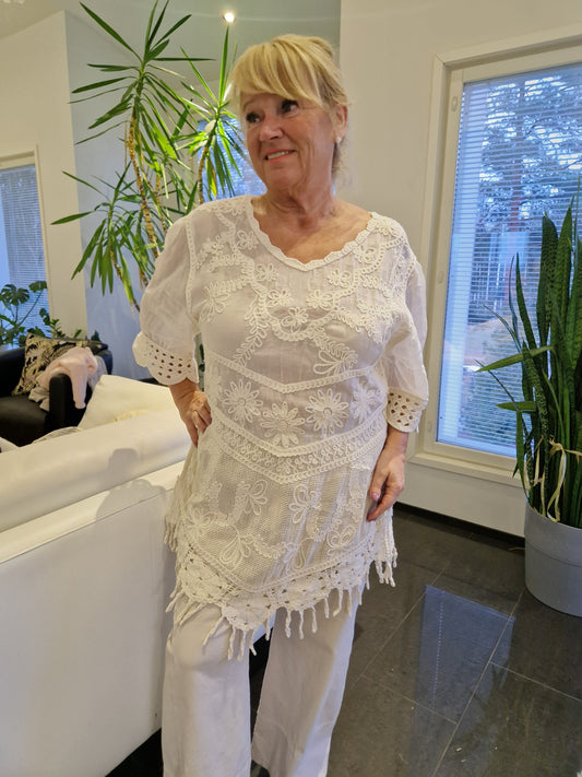 Tunika bohotyyliin  vaalea beessi