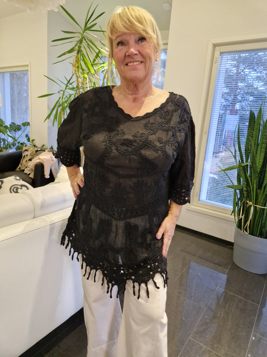 Tunika bohotyyliin  musta