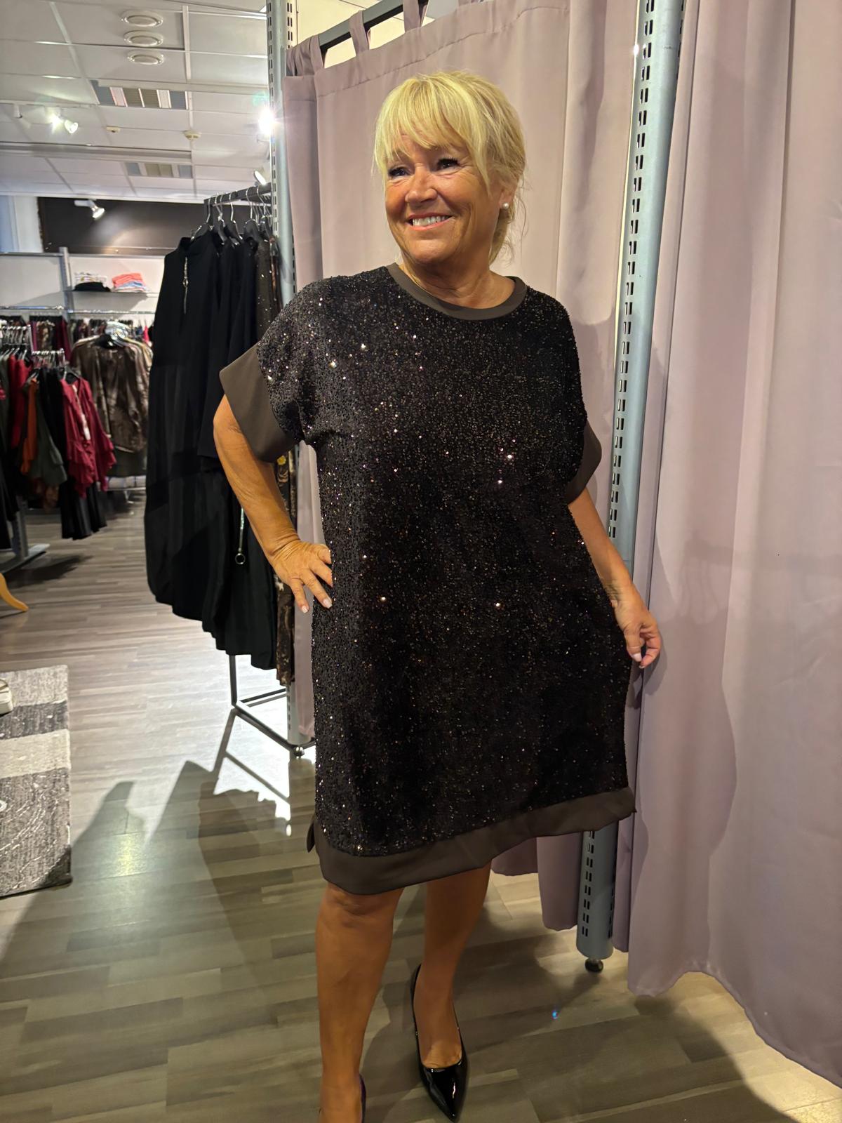 Plussize tunika/mekko  blingillä ruskea