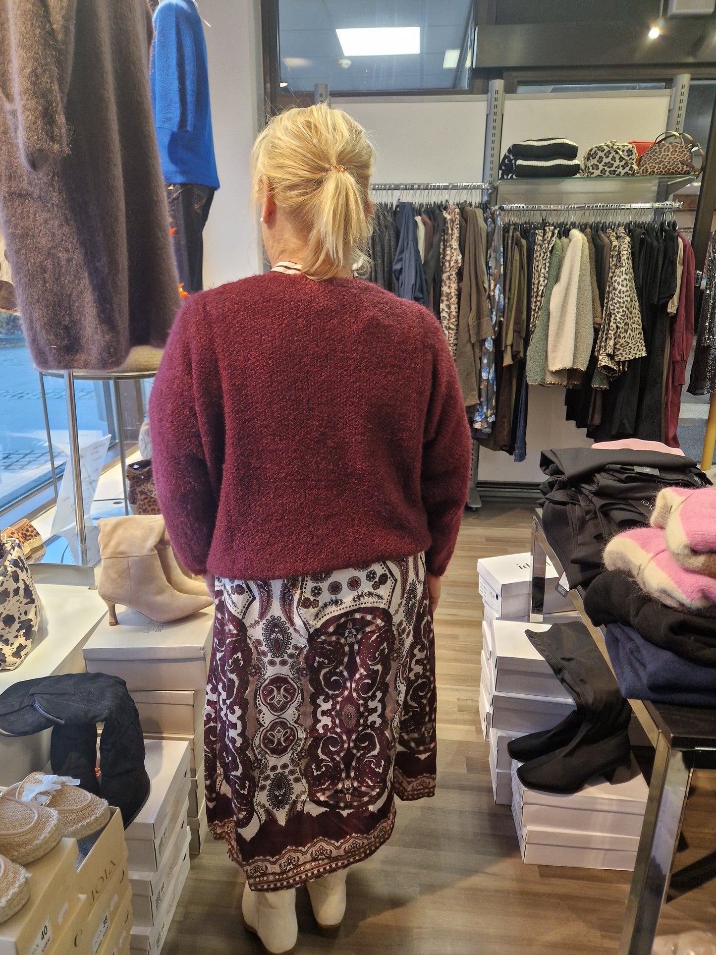 Pörröneule Anouk  viini