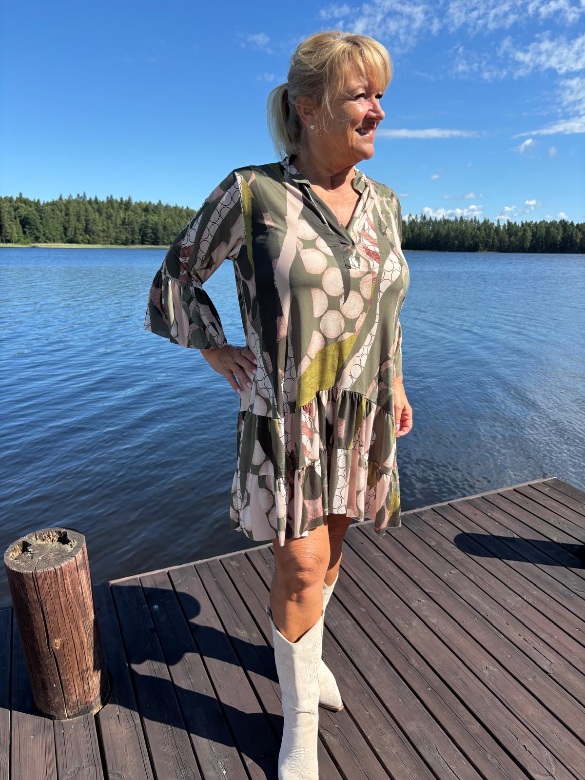 Tunikamekko  (4 väriä)