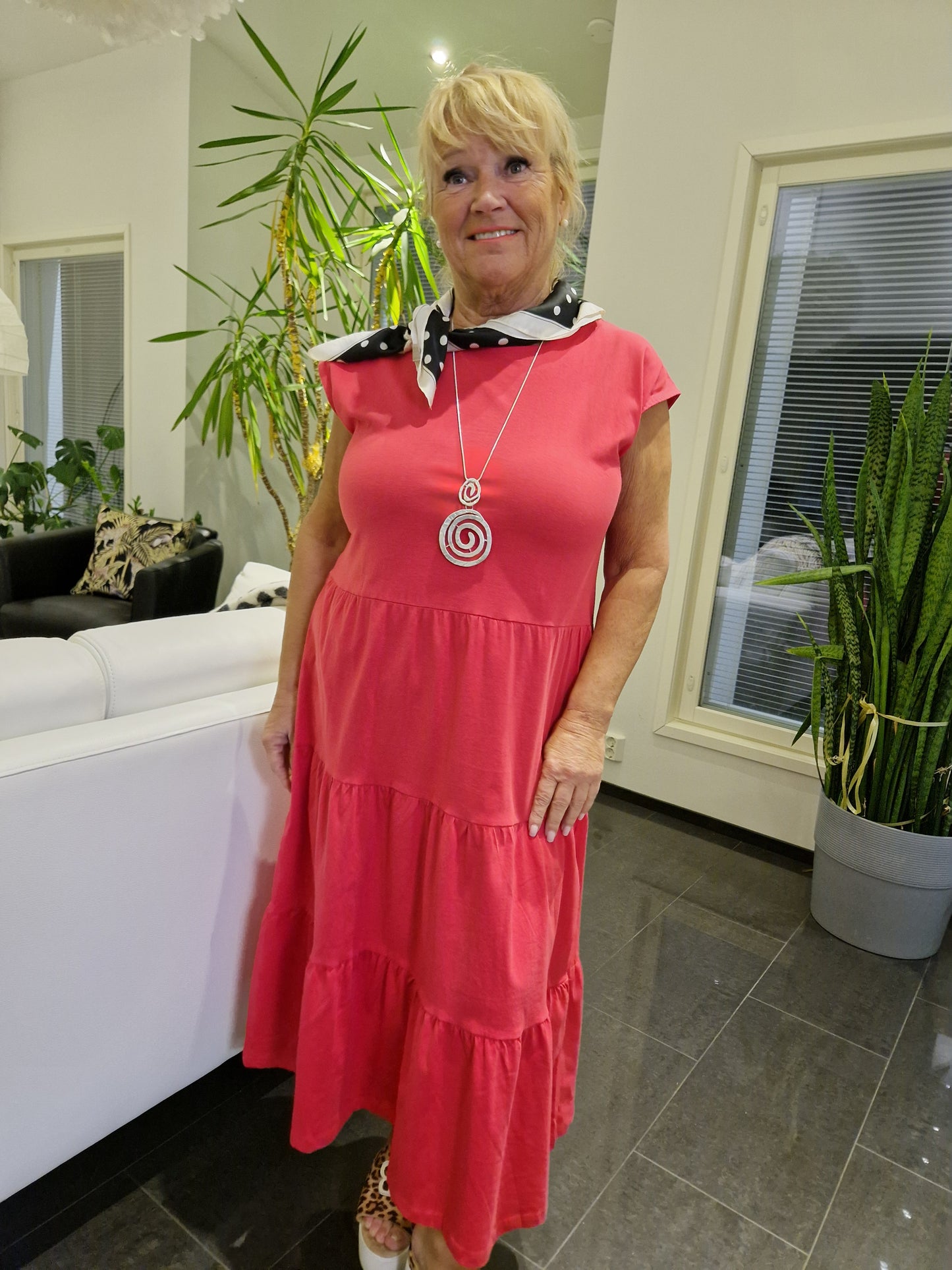 JOY Puuvillamekko  punainen