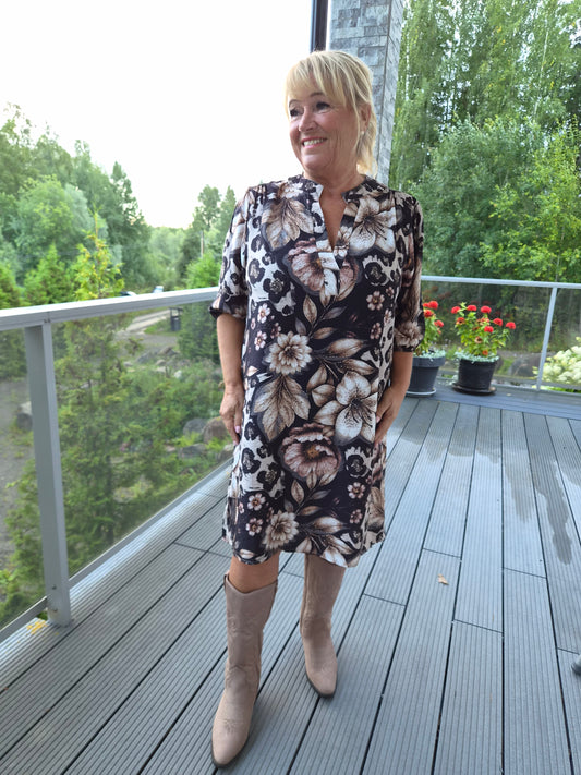 Kuviollinen viskoosimekko nero