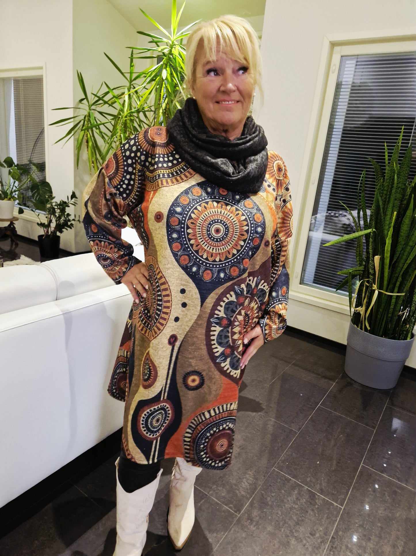 Plussize neuletunika/mekko  kirjava pyörylä