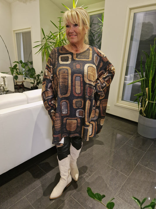 Plussize neulostunika musta