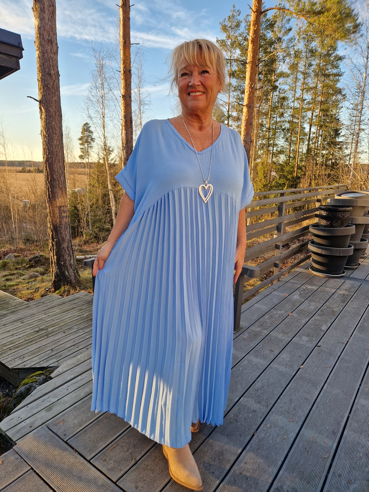 PLUSPLUSSIZE pliseerattu mekko vaaleansininen