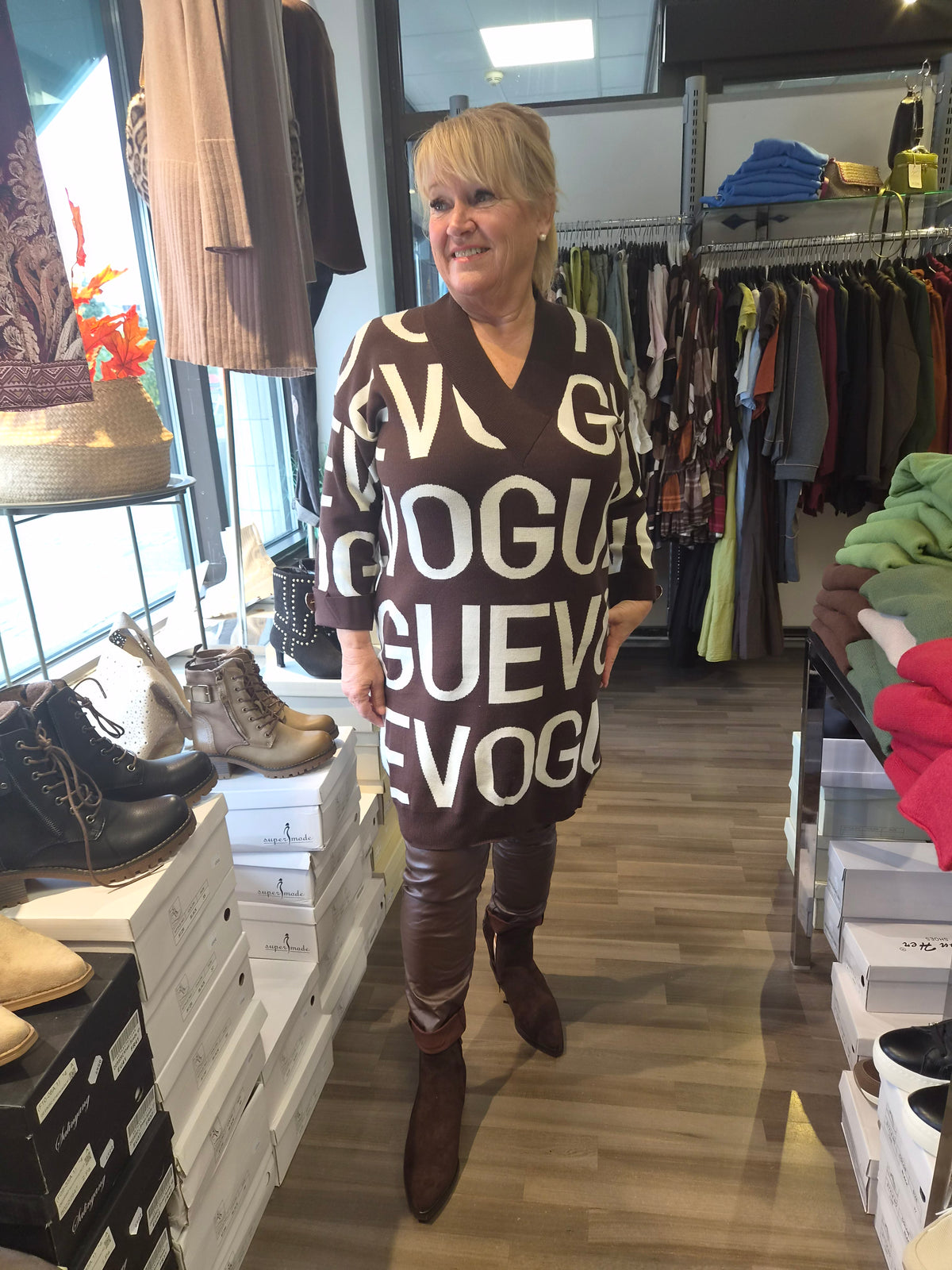 VOGUE neuletunika  (4 väriä)